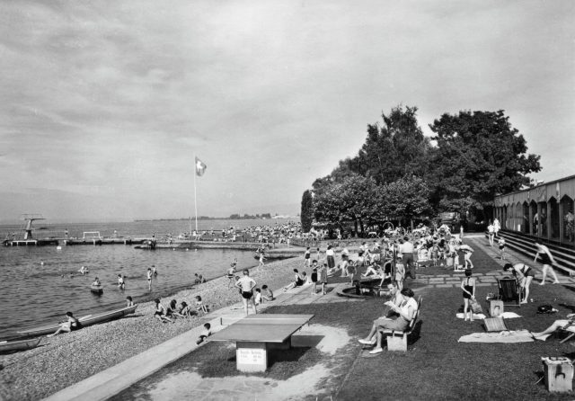 Belebtes Strandbad