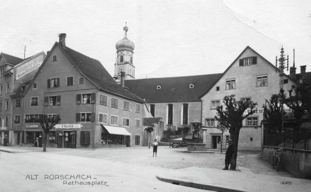 Rathausplatz mit Blick zur Kolumbanskirche