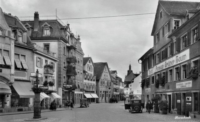 Strassenansicht mit Hotel Pension Grüner Baum und Kronen Apotheke