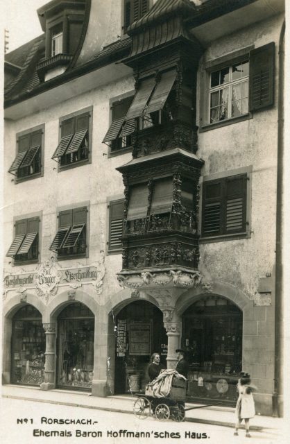 Ehemals Baron Hoffmann’sches Haus (Zunfthaus Löwen) mit Eisenhandlung Emil Brugger