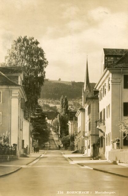 Mariabergstrasse mit Blick zum Lehrerseminar und zur Herz-Jesu-Kirche