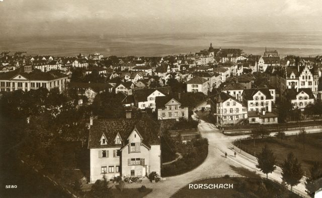 Stadtansicht mit Beda-Schulhaus und Restaurant National