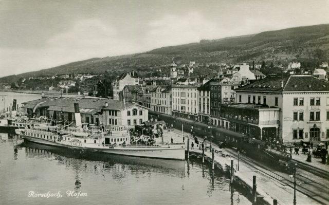 Dampfschiff „St. Gallen“ und Dampfzug am Hafenbahnhof