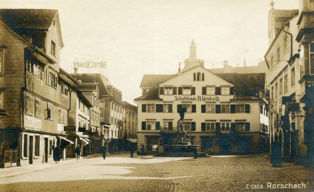 Kronenplatz mit Jakobsbrunnen und Schuhhaus H. Grob & Co