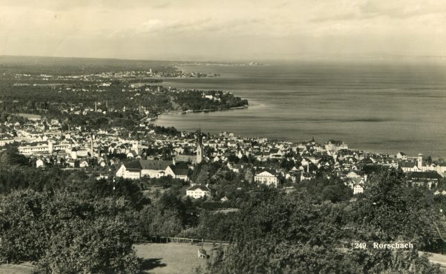 Panorama-Vogelperspektive über Rorschach und den Bodensee