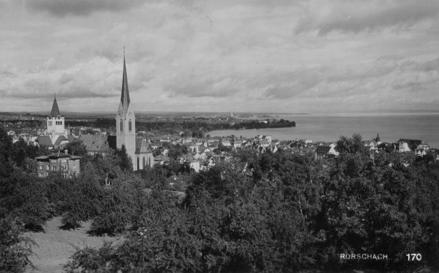 Panoramablick vom Mariaberg über die Kirchtürme zum Bodensee