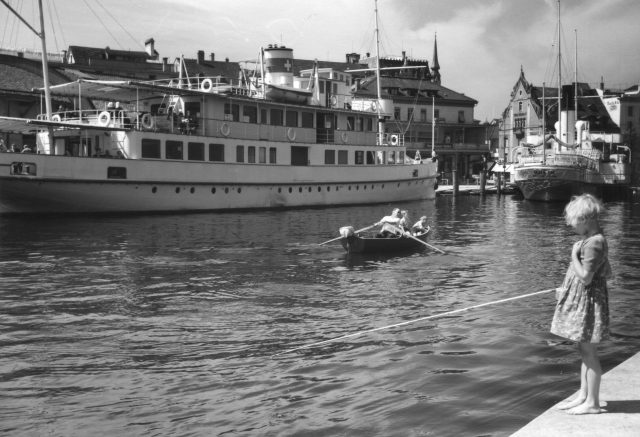 Sommerliche Hafenidylle mit Motorschiff Thurgau