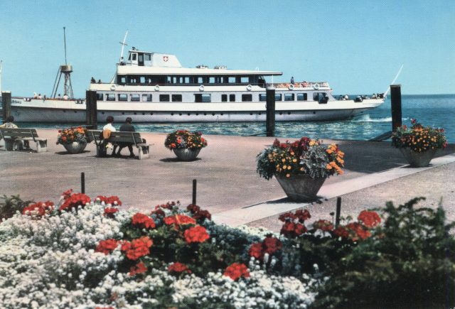 Hafenpromenade mit Motorschiff Thurgau