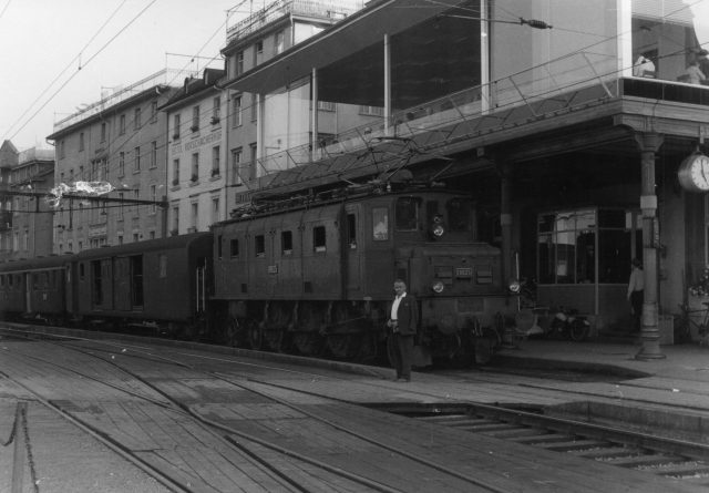 SBB-Lokomotive Ae 3/6 II am Bahnhof Rorschach Hafen