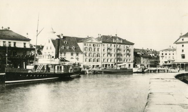 Hafenbecken mit Salondampfer und Toggenburger Bank