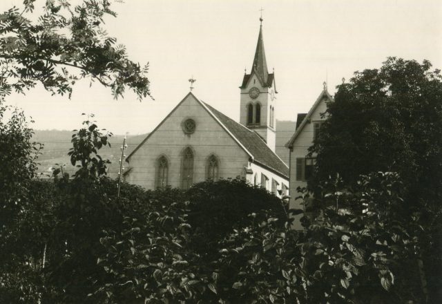 Alte Evangelische Kirche von unten gesehen