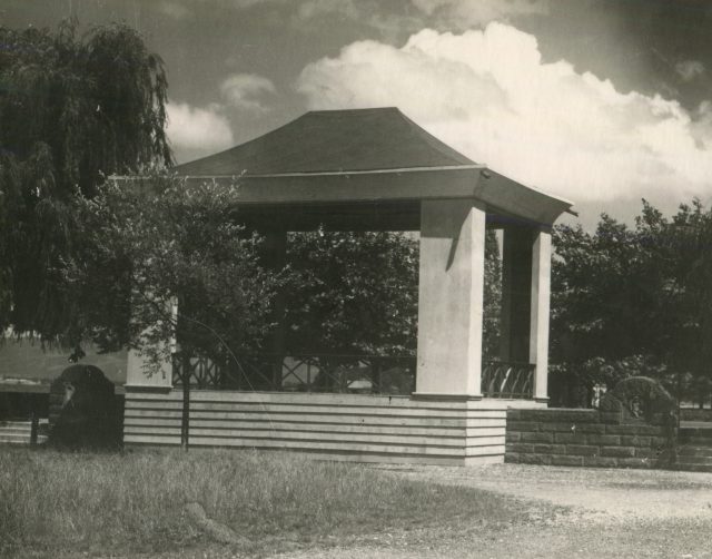 Historischer Musikpavillon in den Seeanlagen