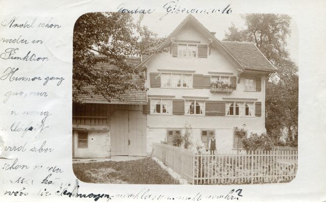 Wohnhaus mit Scheune an der Blumenstrasse 5