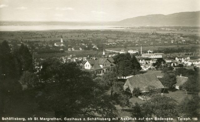 Gasthaus zum Schäflisberg mit Ausblick auf den Bodensee