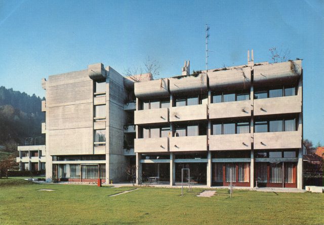 Alters- und Pflegeheim Fahr, skulpturaler Brutalismus-Neubau