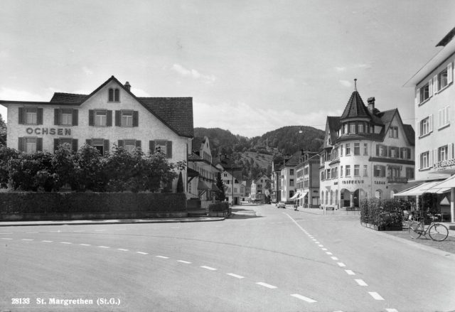 Hotel Ochsen und dem markanten Coiffeur-Erkerhaus