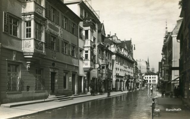 Hauptstrasse bei Hochwasser
