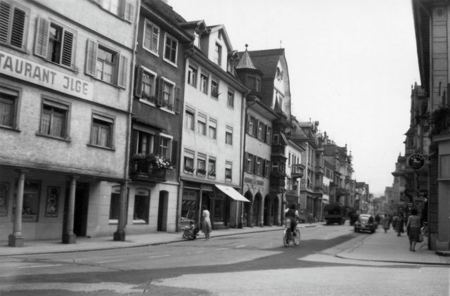 Historische Strassenansicht mit Restaurant Ilge